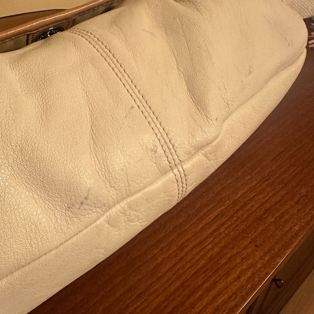 Coach Soho white and light brown ๐ - Picture 11 of 13